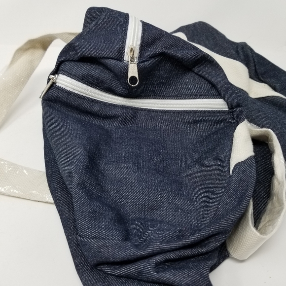 Workout Gear Gym Duffle Bag Meet Me At The Barre NWOT Fun Unisex Blue White Text - Picture 3 of 5